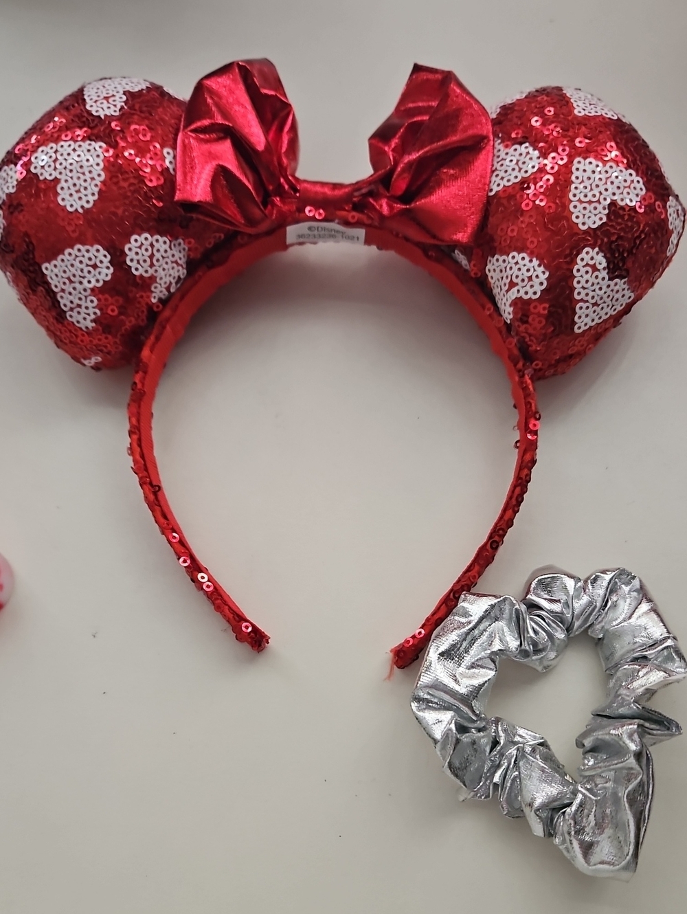 NWOT Red Minnie Ears Sequin Minnie Ear Headband with Bow And Scrunchie